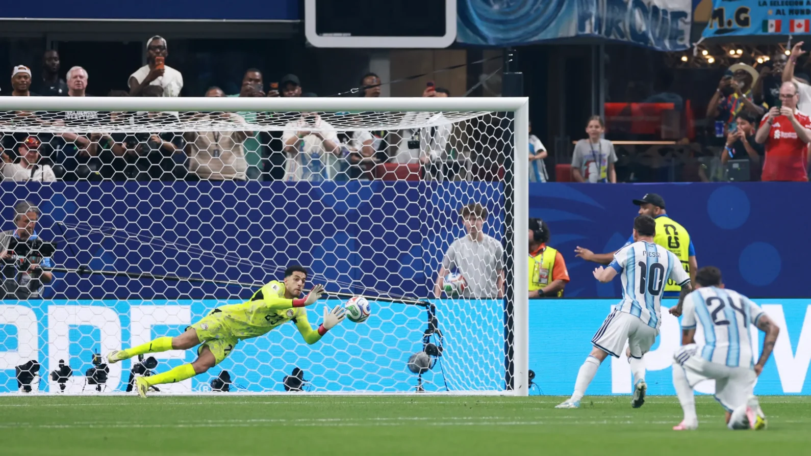 Argentina v Egypt: Lionel Messi penalty miss after Yasser Ibrahim scores in World Cup Round of 16 game in Atlanta